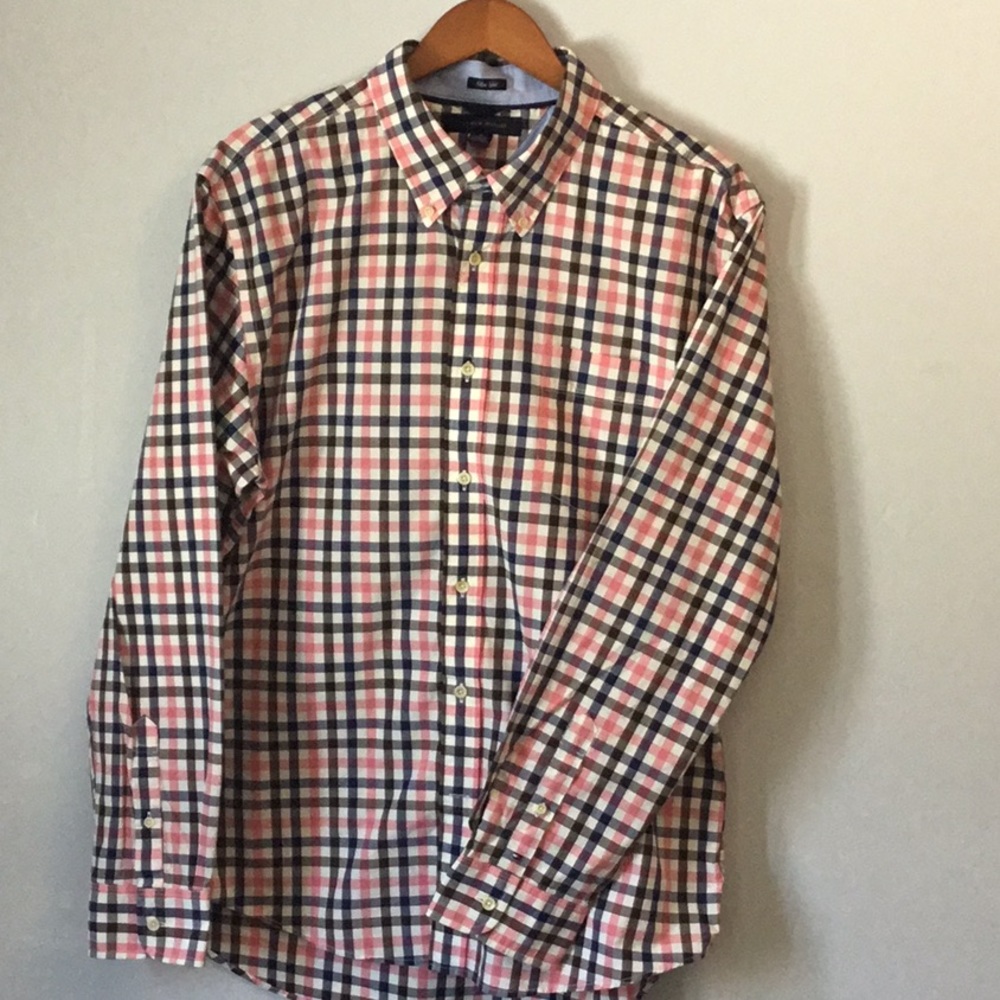 Men’s Tommy Hilfiger slim fit dress shirt